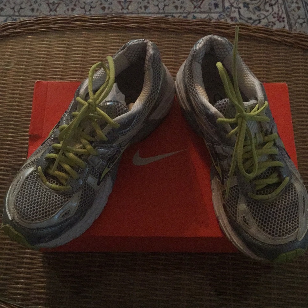 brooks platform size 8.5